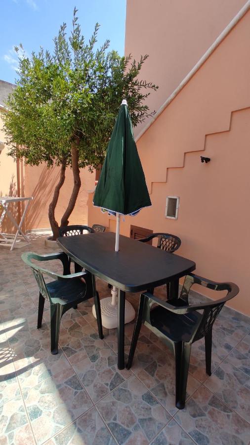 Appartamento Casa Trifo Tiggiano Esterno foto